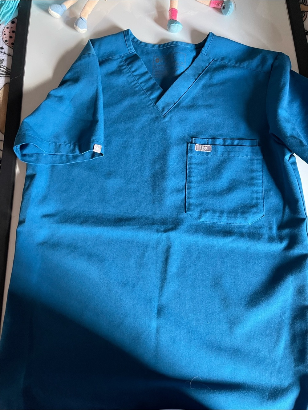 Figs Women's V-Neck Scrub Top - Teal Blue